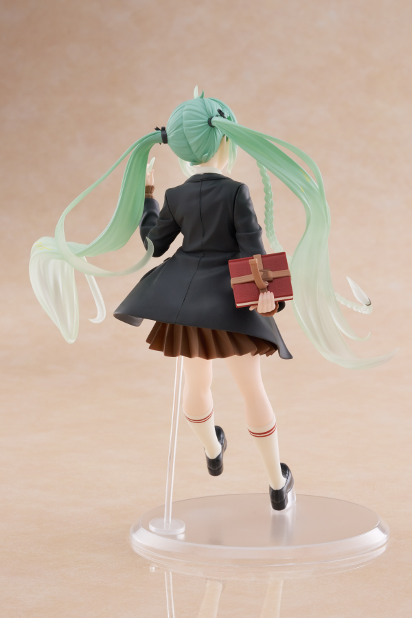 TAITO Hatsune Miku Figure - Fashion (Preppy Ver.)