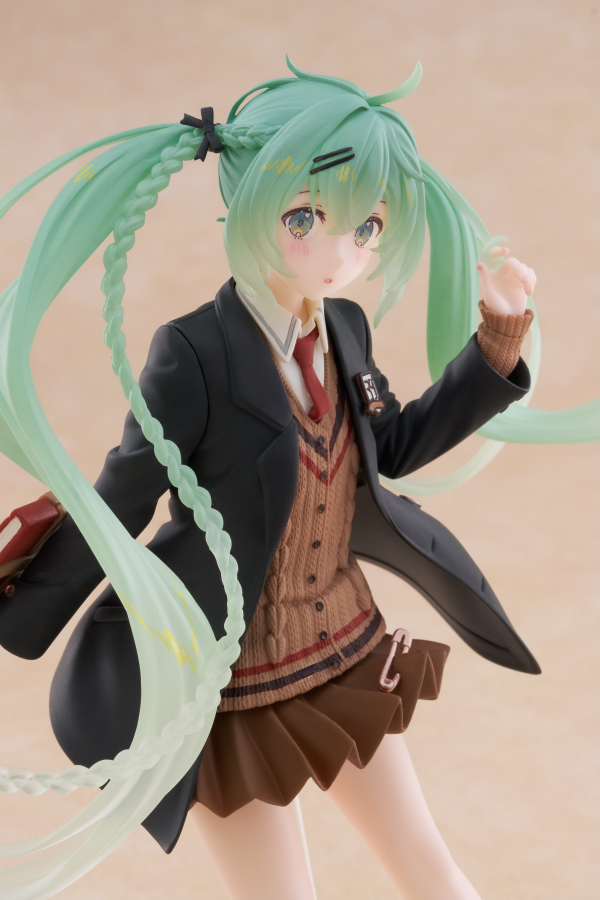 TAITO Hatsune Miku Figure - Fashion (Preppy Ver.)