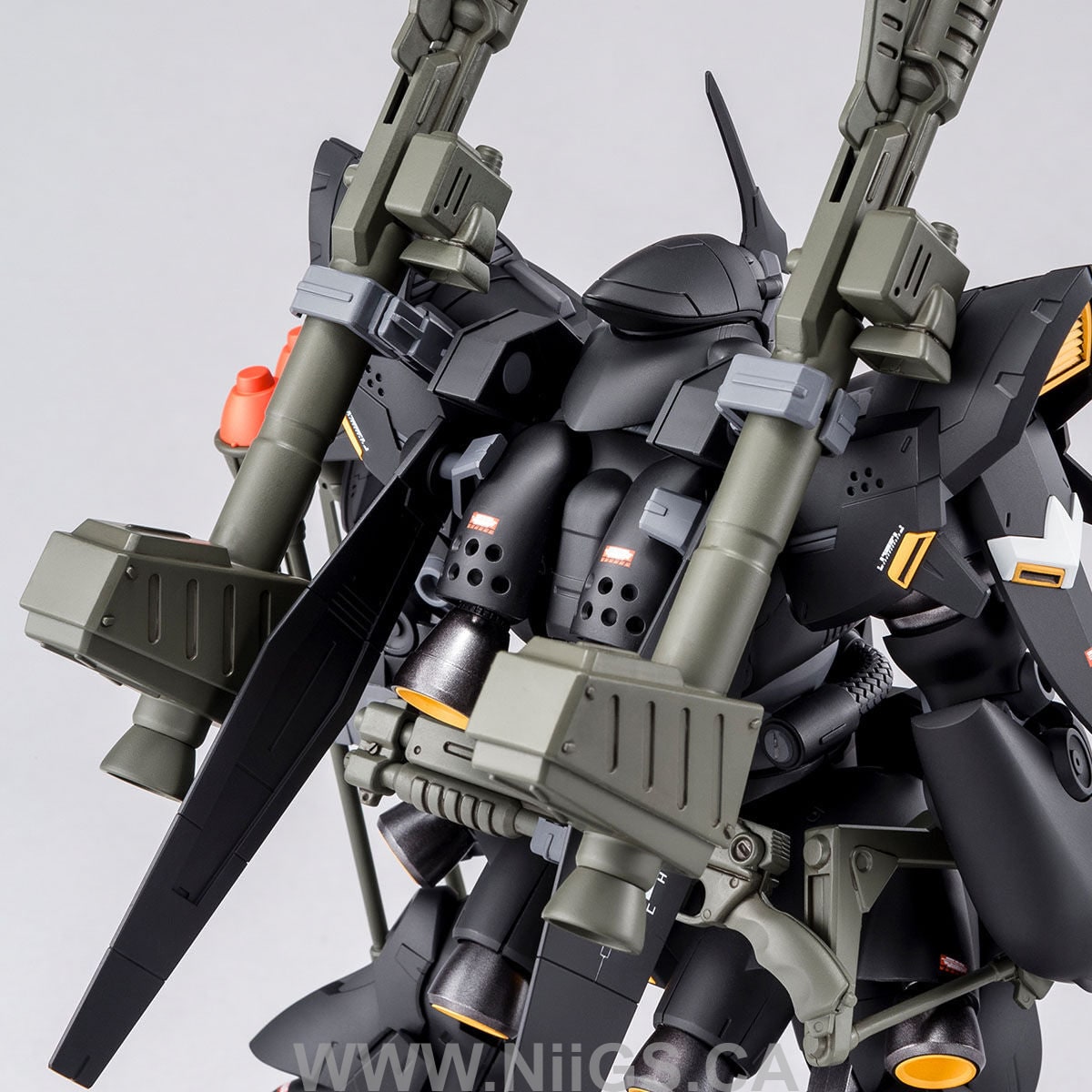 LIMITED MG 1/100 KÄMPFER SCHWER