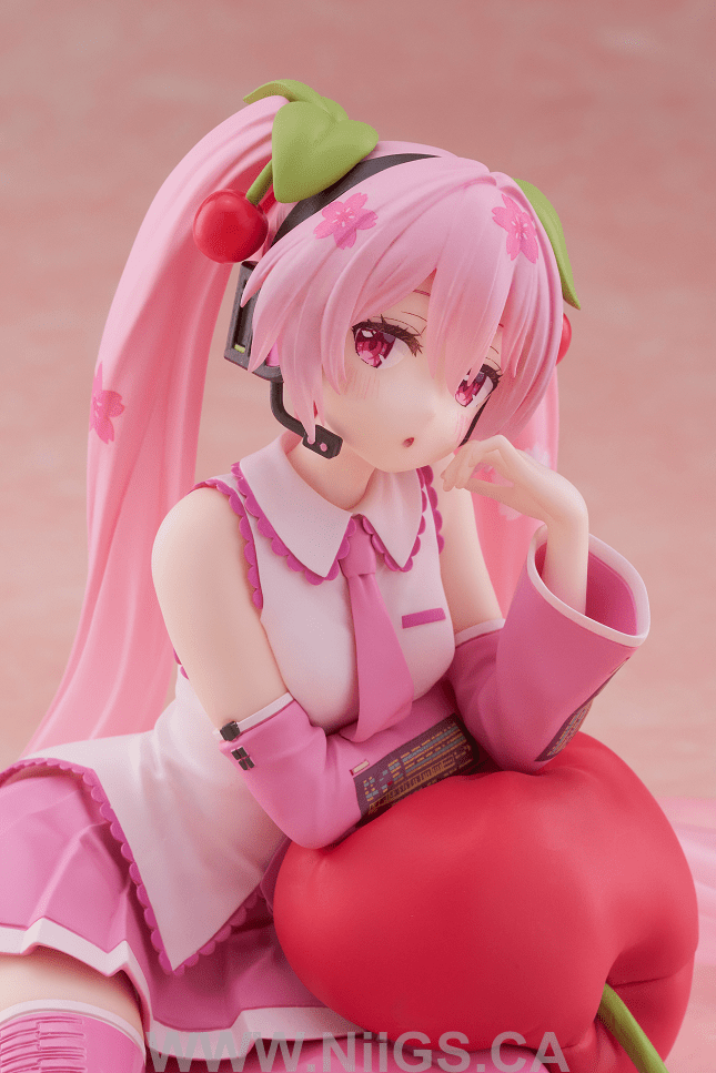 TAITO Sakura Miku Desktop Cute Figure (Cherry Cushion Ver.)