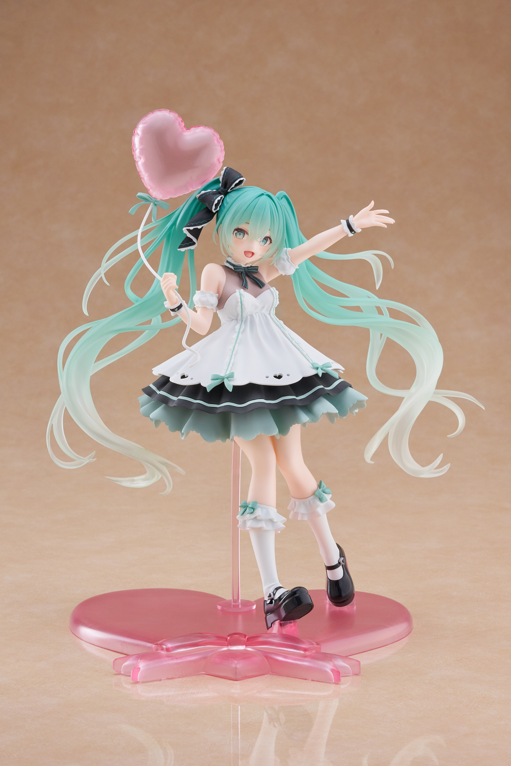 TAITO Hatsune Miku AMP+ Figure - HATSUNE MIKU Birthday 2025 (Party Ver.)
