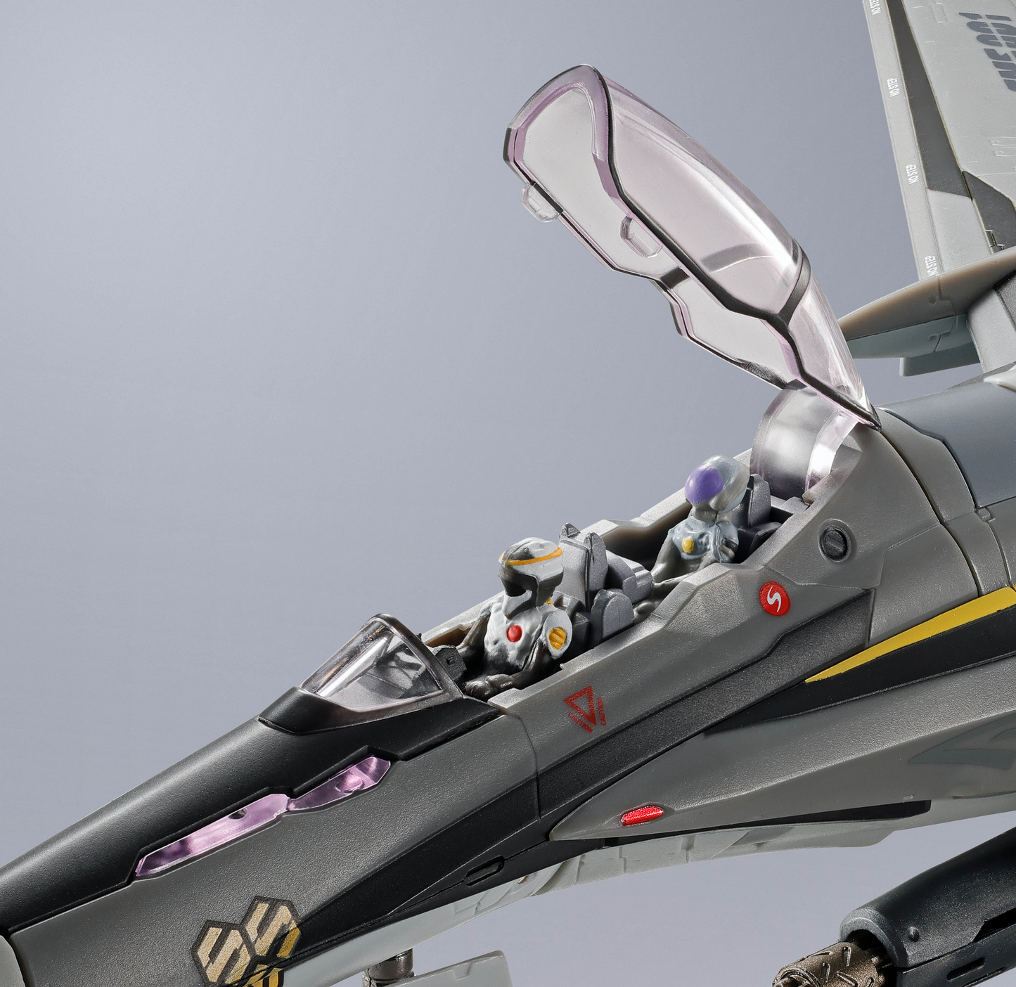 BANDAI Tamashii DX CHOGOKIN VF-25S ARMORED MESSIAH VALKYRIE(OZMA・LEE USE) RIVIVAL Ver. "MACROSS"