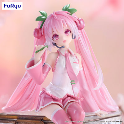 FuRyu Hatsune Miku Noodle Stopper Figure -Sakura Miku 2024 Pearl Color ver.-