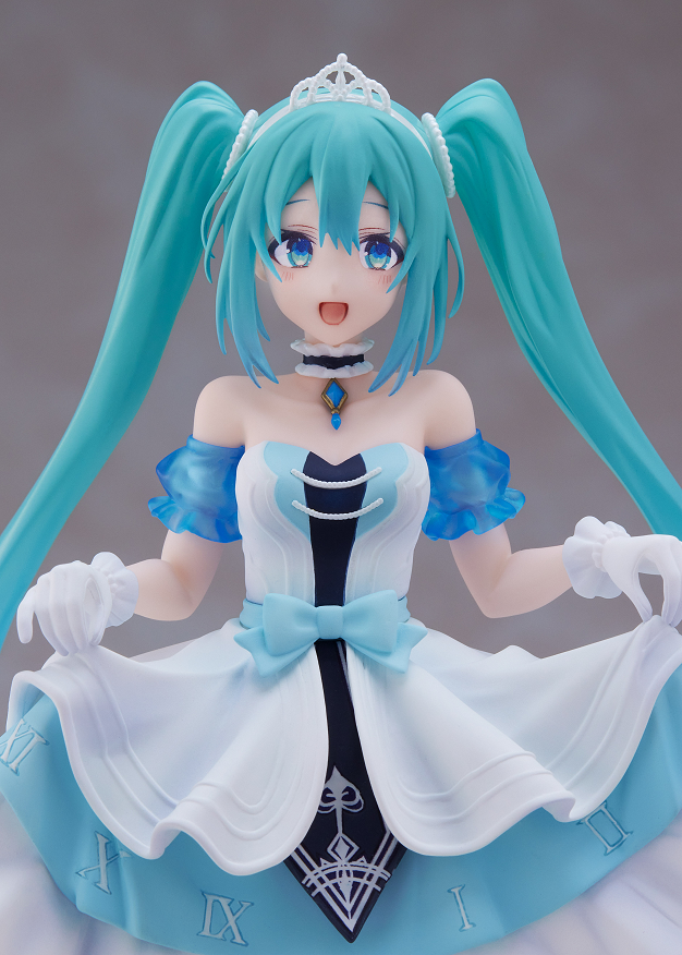 TAITO Hatsune Miku Wonderland Figure - Cinderella
