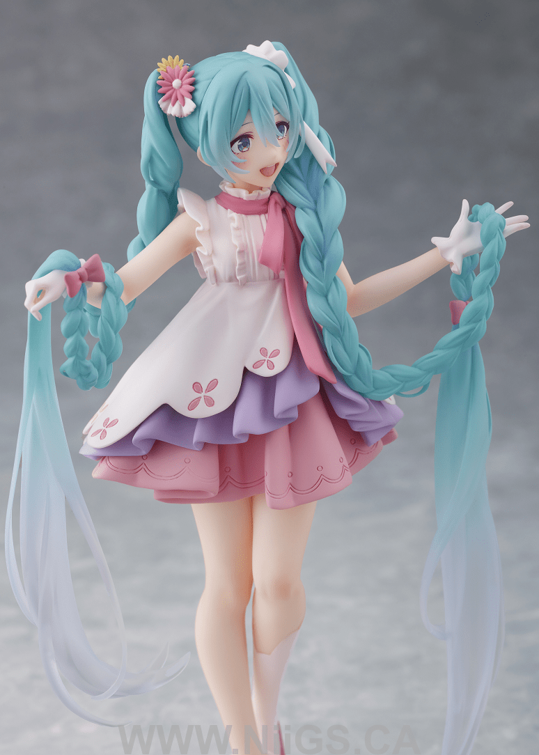 TAITO Hatsune Miku Wonderland Figure - Rapunzel