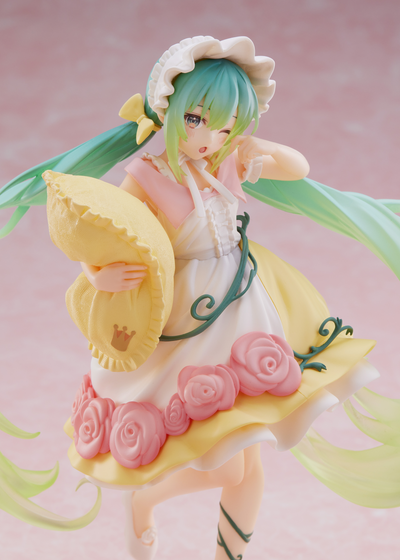 TAITO Hatsune Miku Wonderland Figure - Sleeping Beauty