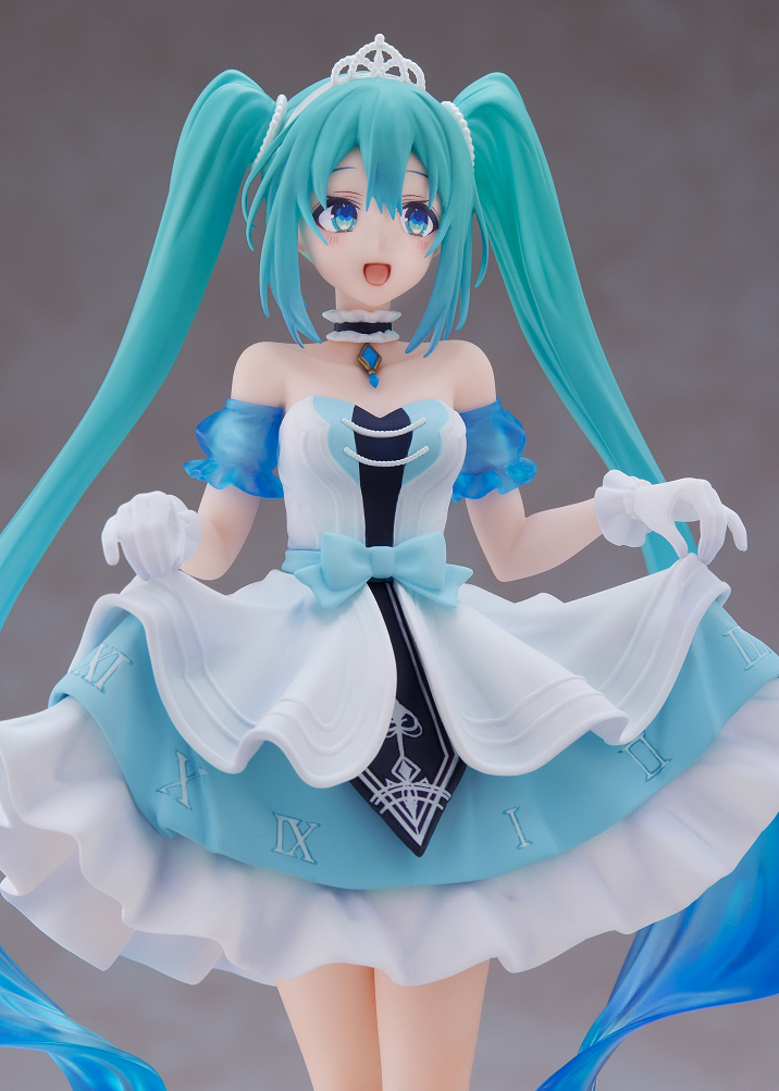 TAITO Hatsune Miku Wonderland Figure - Cinderella