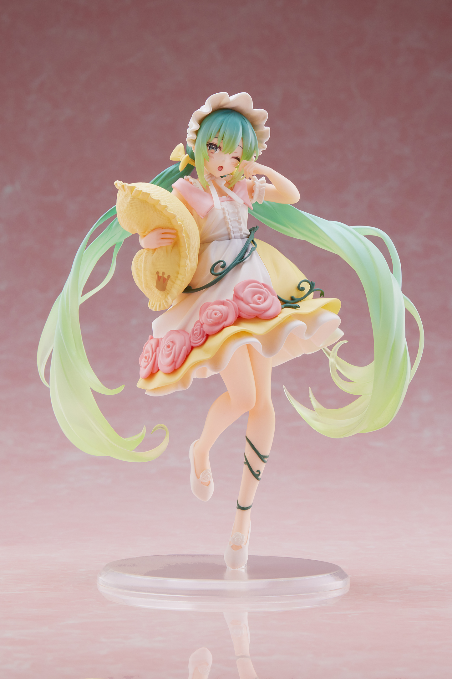 TAITO Hatsune Miku Wonderland Figure - Sleeping Beauty
