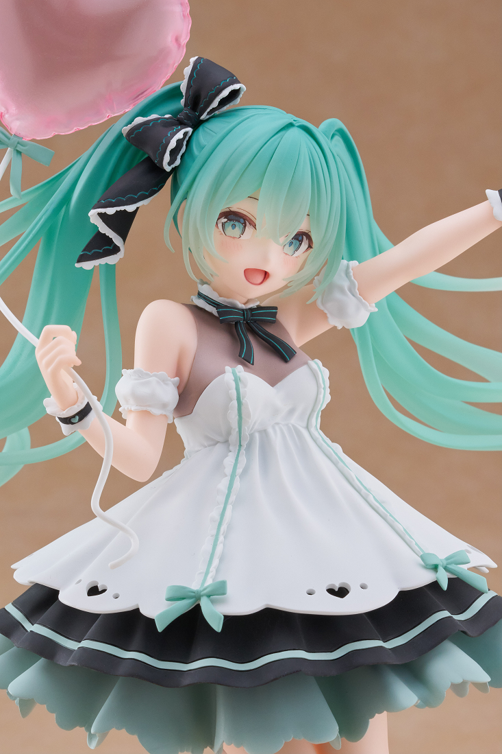 TAITO Hatsune Miku AMP+ Figure - HATSUNE MIKU Birthday 2025 (Party Ver.)
