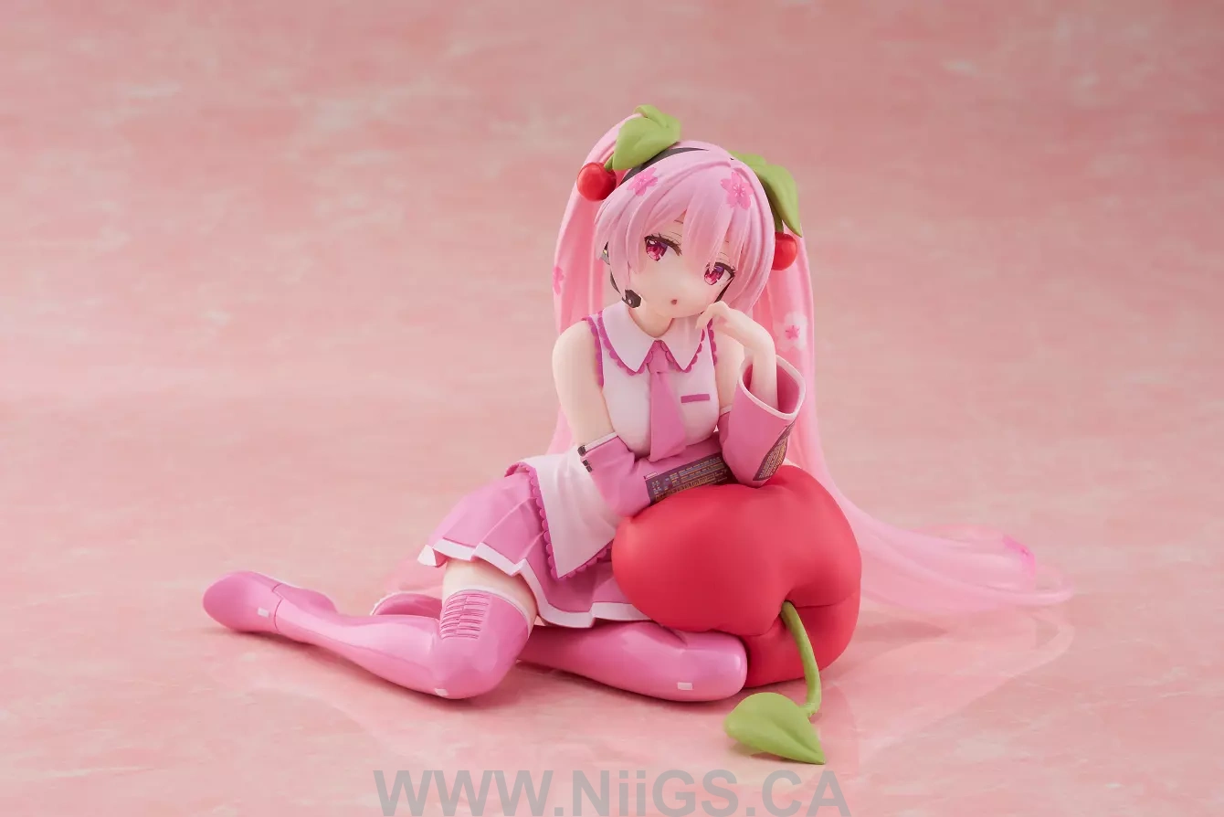 TAITO Sakura Miku Desktop Cute Figure (Cherry Cushion Ver.)