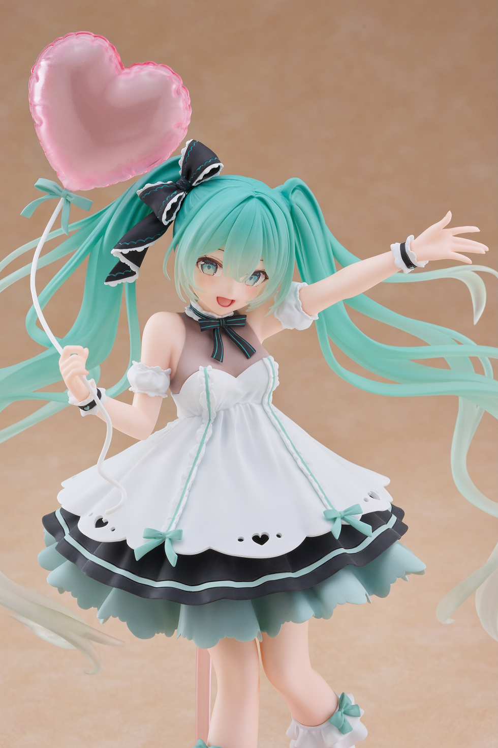 TAITO Hatsune Miku AMP+ Figure - HATSUNE MIKU Birthday 2025 (Party Ver.)