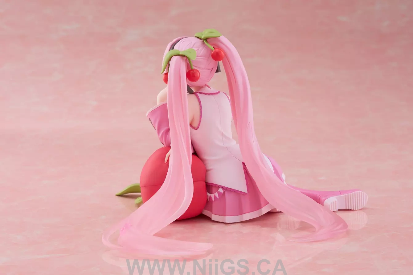 TAITO Sakura Miku Desktop Cute Figure (Cherry Cushion Ver.)