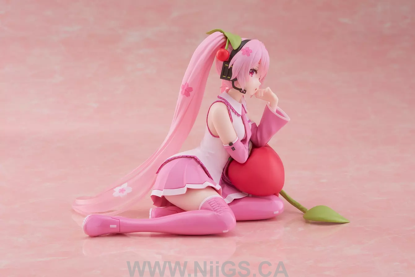 TAITO Sakura Miku Desktop Cute Figure (Cherry Cushion Ver.)