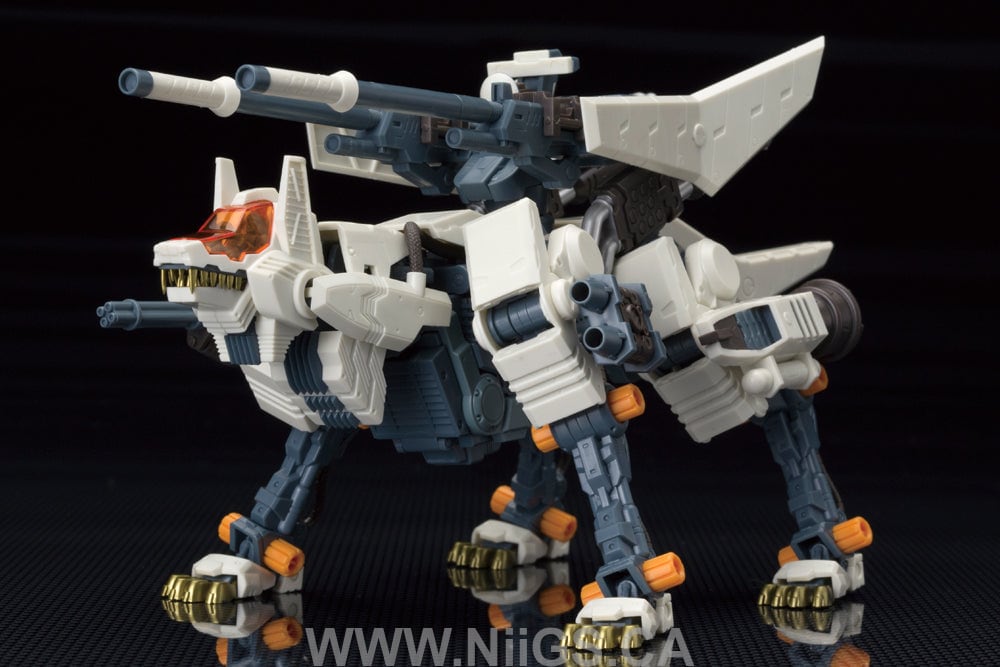 Kotobukiya 1/72 Zoids RHI-3 Command Wolf Repackage Ver.