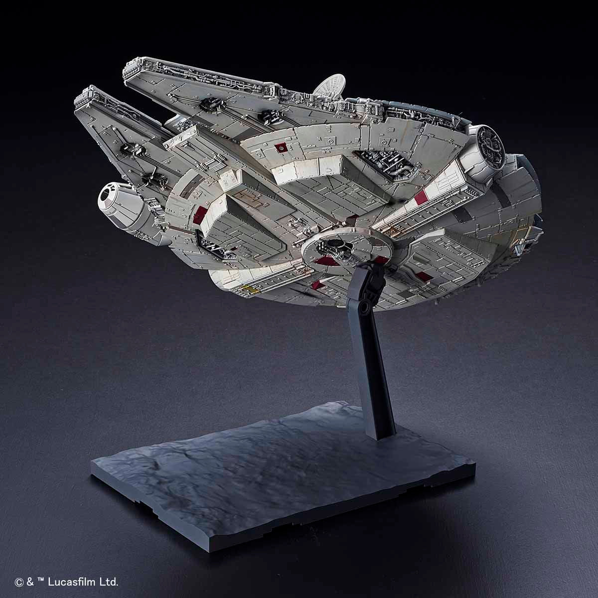 BANDAI 1/144 Millennium Falcon (The Rise of Skywalker)