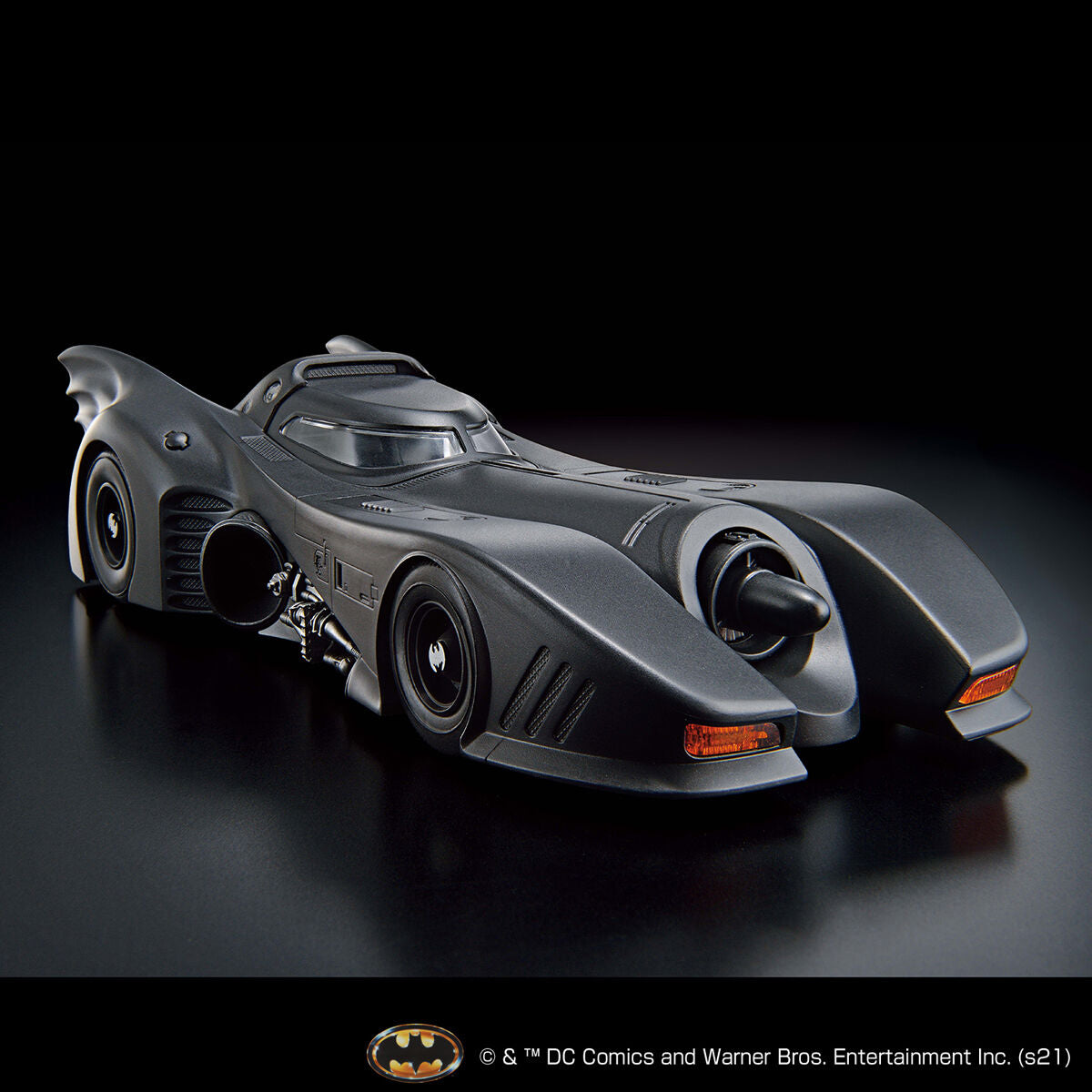 BANDAI 1/35 SCALE MODEL KIT BATMOBILE (BATMAN Ver.)
