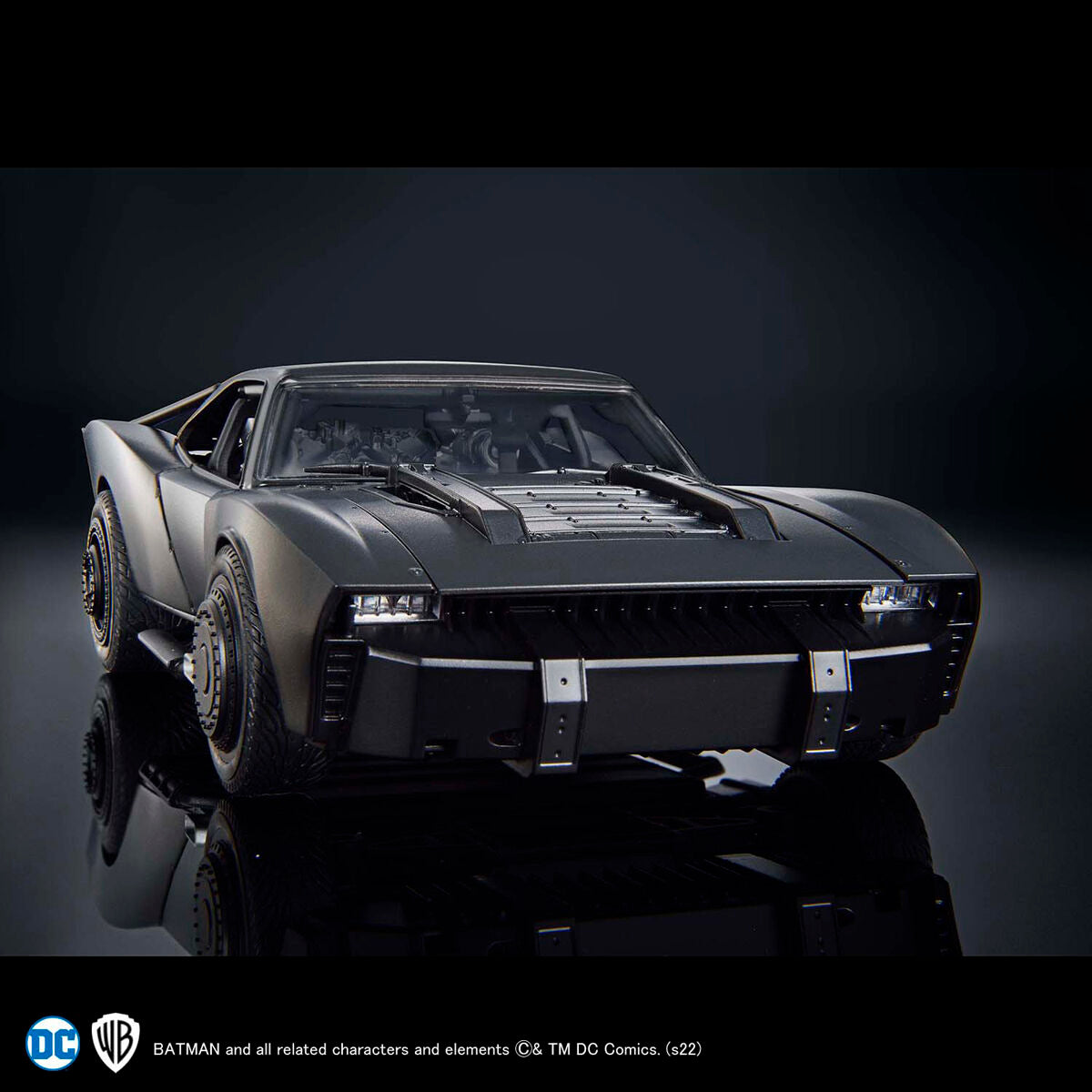BANDAI 1/35 SCALE MODEL KIT BATMOBILE (THE BATMAN VER.)