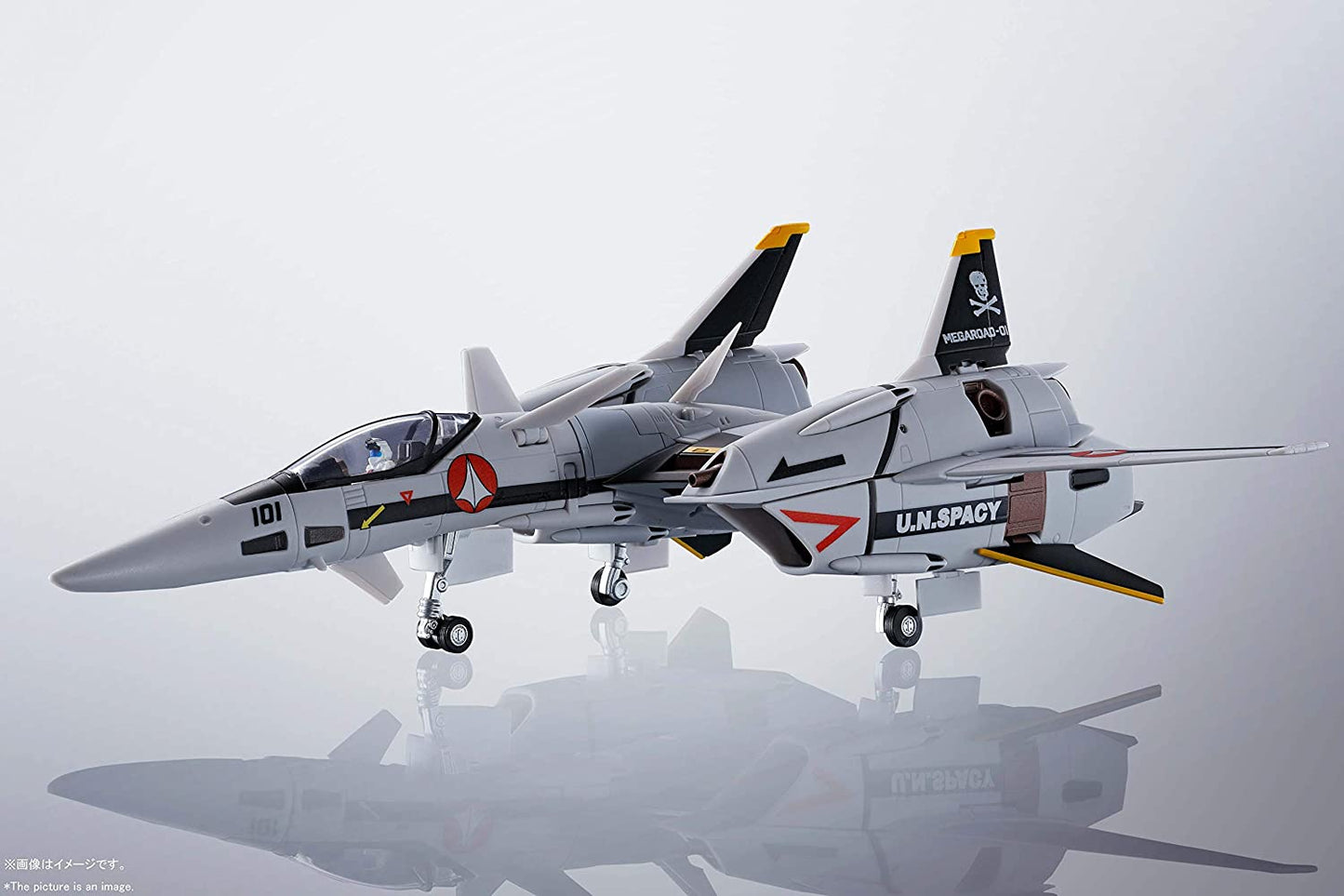 HI-METAL R Super Dimension Fortress Macross VF-4G Lightning III