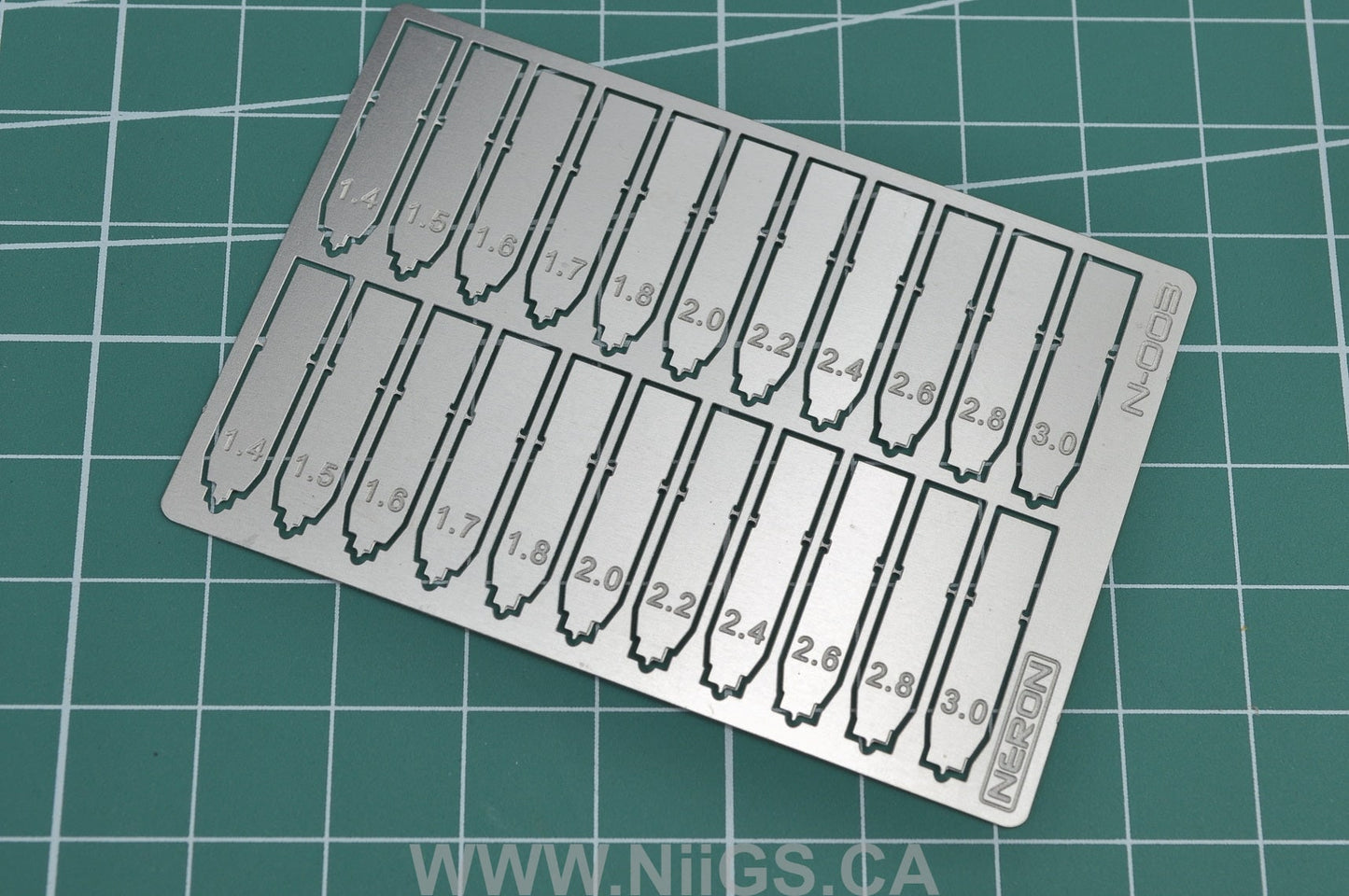 MADWORKS N-003 NERON PHOTOETCHED SPIN BLADES FOR PIVOT HOLES