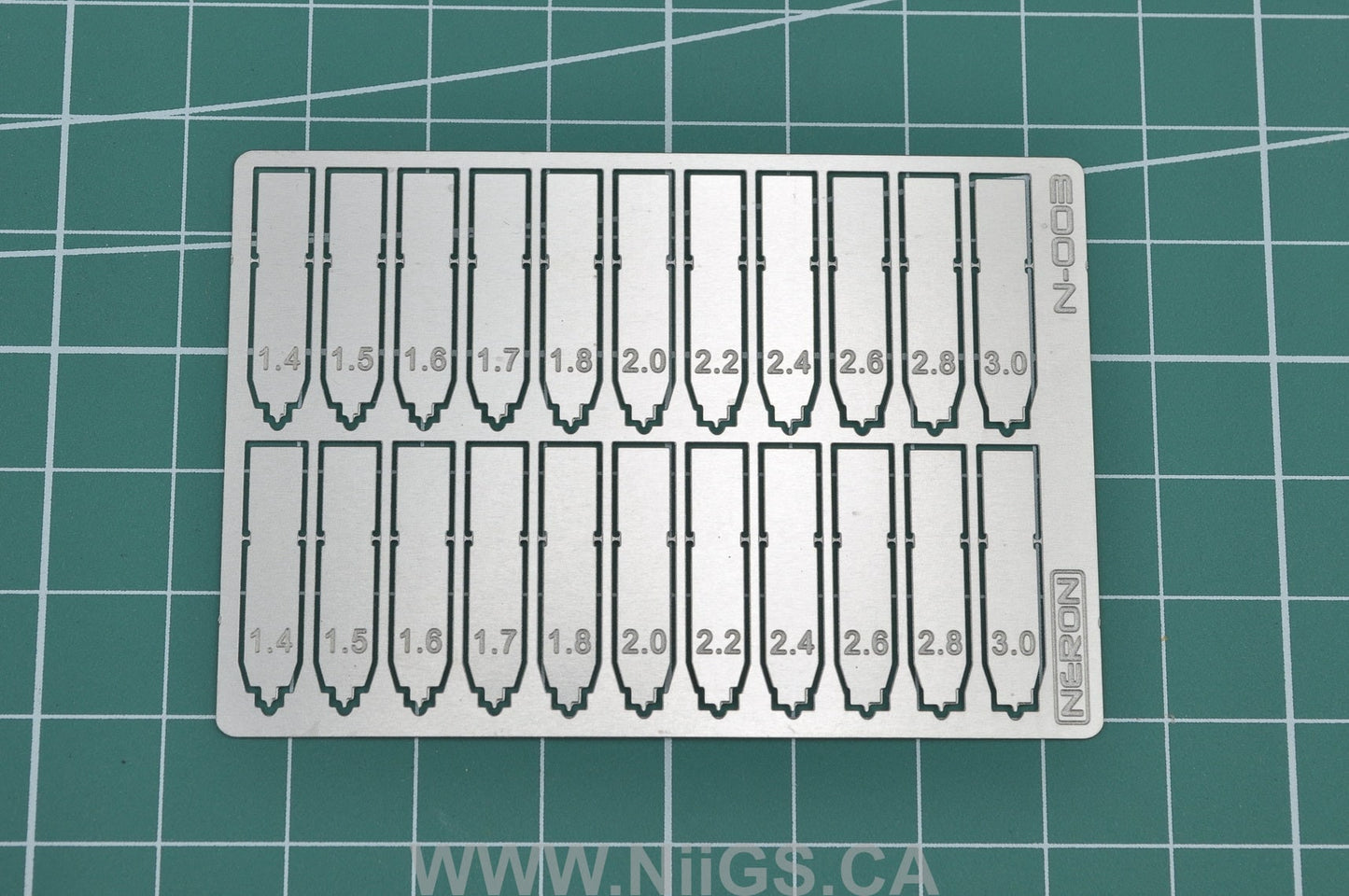 MADWORKS N-003 NERON PHOTOETCHED SPIN BLADES FOR PIVOT HOLES