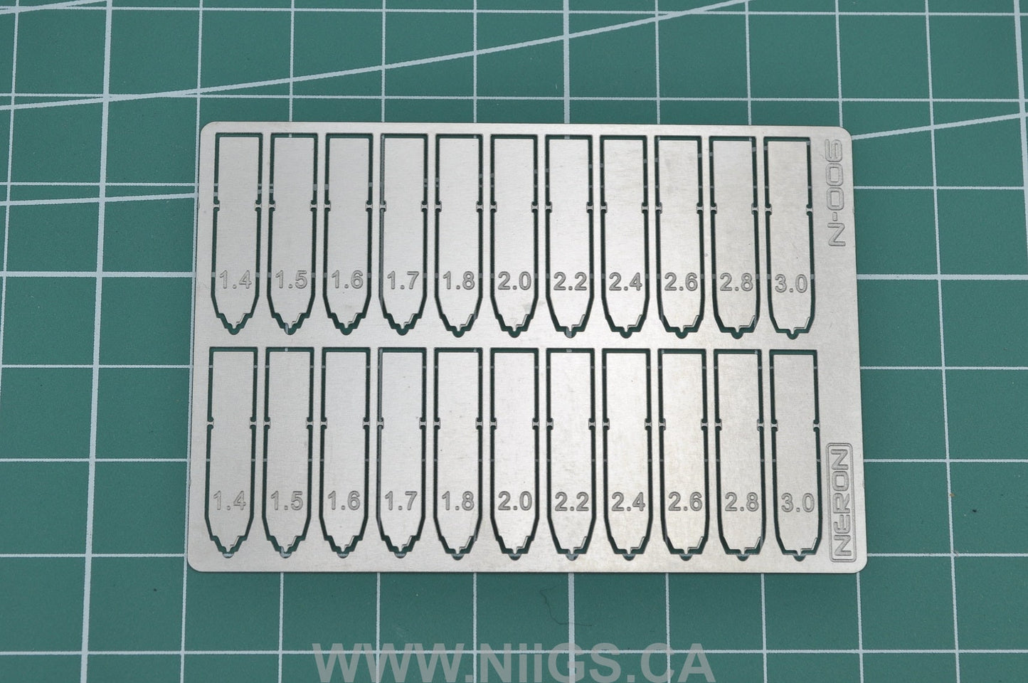 MADWORKS N-006 NERON PHOTOETCHED SPIN BLADES FOR PIVOT HOLES (ANGLED)