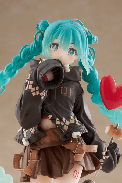 TAITO Hatsune Miku Figure - Fashion (Outdoor Ver.)