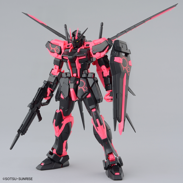 LIMITED Event Exclusive MG 1/100 AILE STRIKE GUNDAM Ver.RM [RECIRCULATION COLOR/NEON PINK]