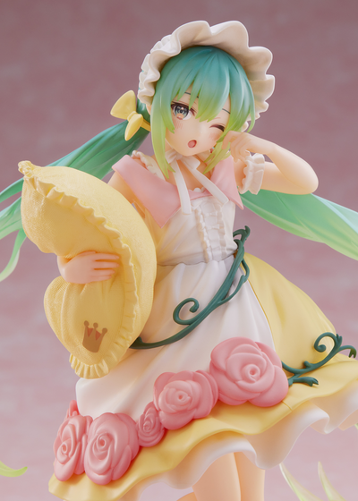 TAITO Hatsune Miku Wonderland Figure - Sleeping Beauty