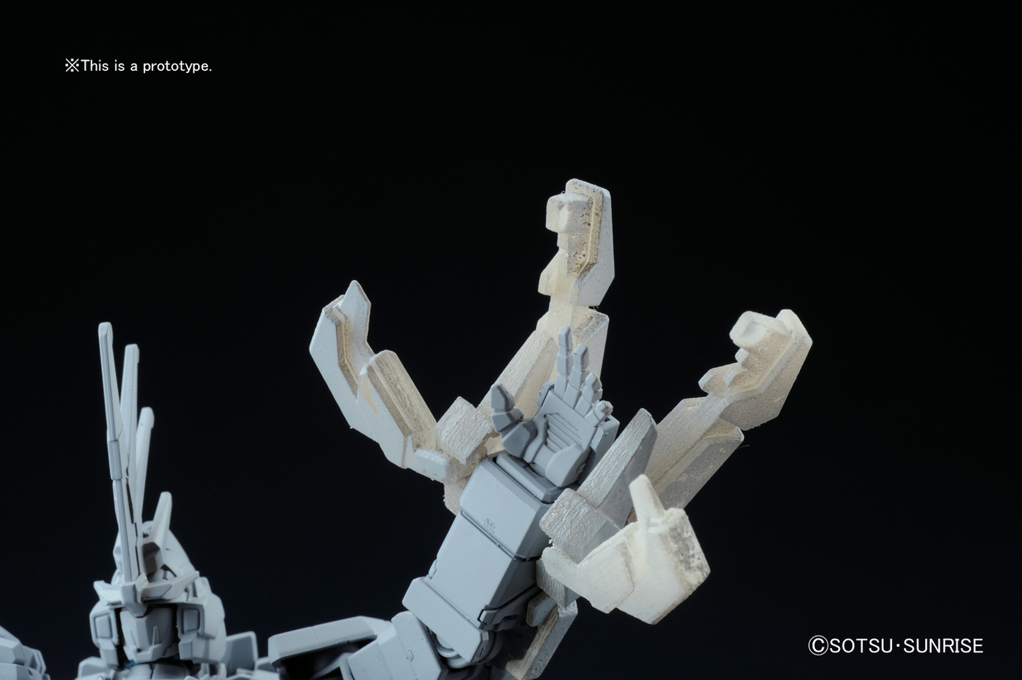 BANDAI HOBBY HGUC 1/144 #153 Unicorn Gundam 2 Banshee Norn (Unicorn Mode)