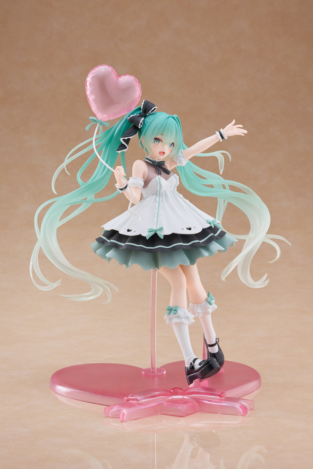 TAITO Hatsune Miku AMP+ Figure - HATSUNE MIKU Birthday 2025 (Party Ver.)