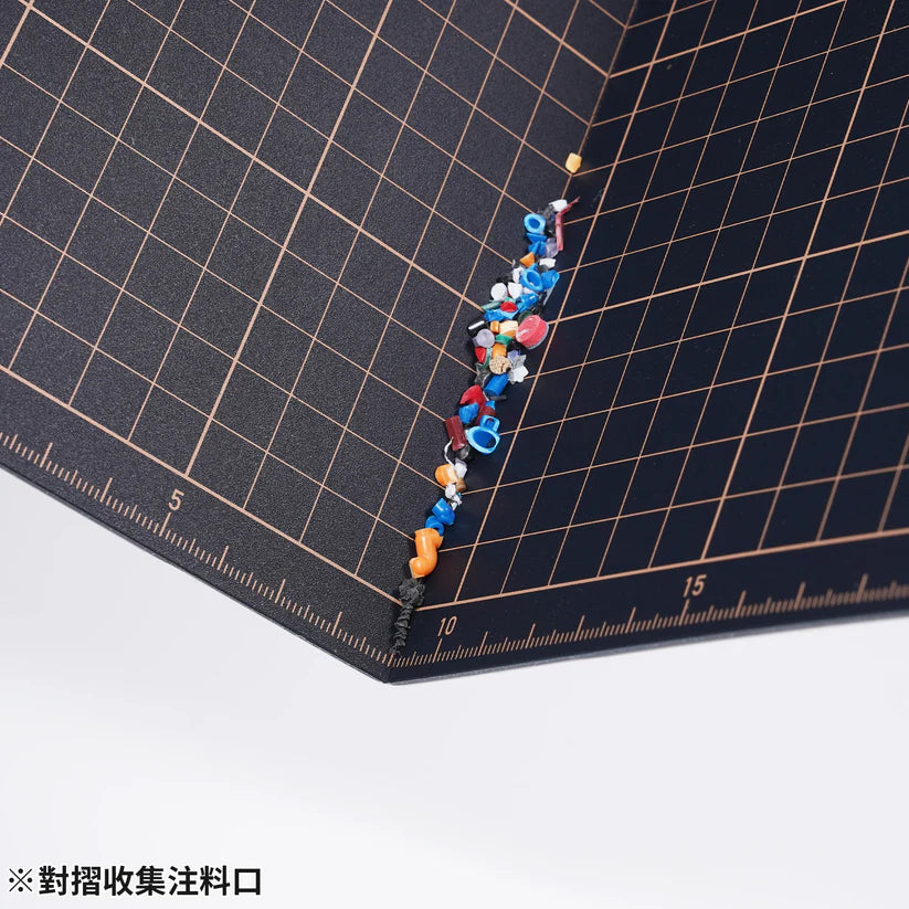 Madworks MH-28 A2 FOLDABLE MODEL CUTTING MAT (BLACK-WHITE)
