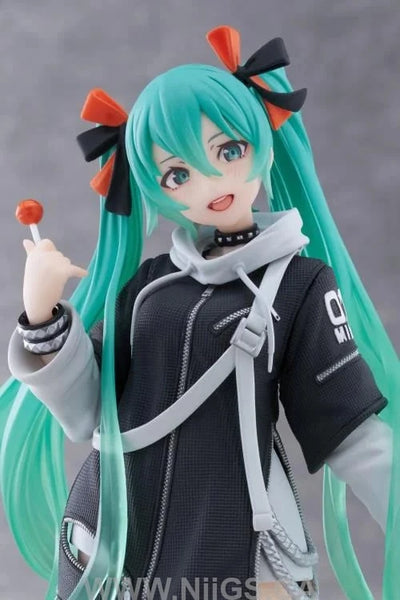 TAITO Hatsune Miku Figure - Fashion (PUNK Ver.)