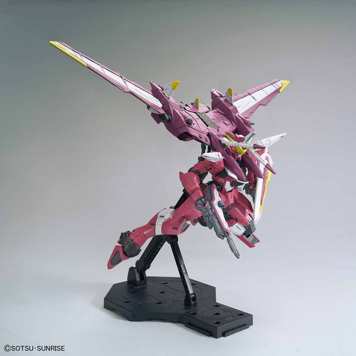 BANDAI Hobby MG 1/100 Justice Gundam