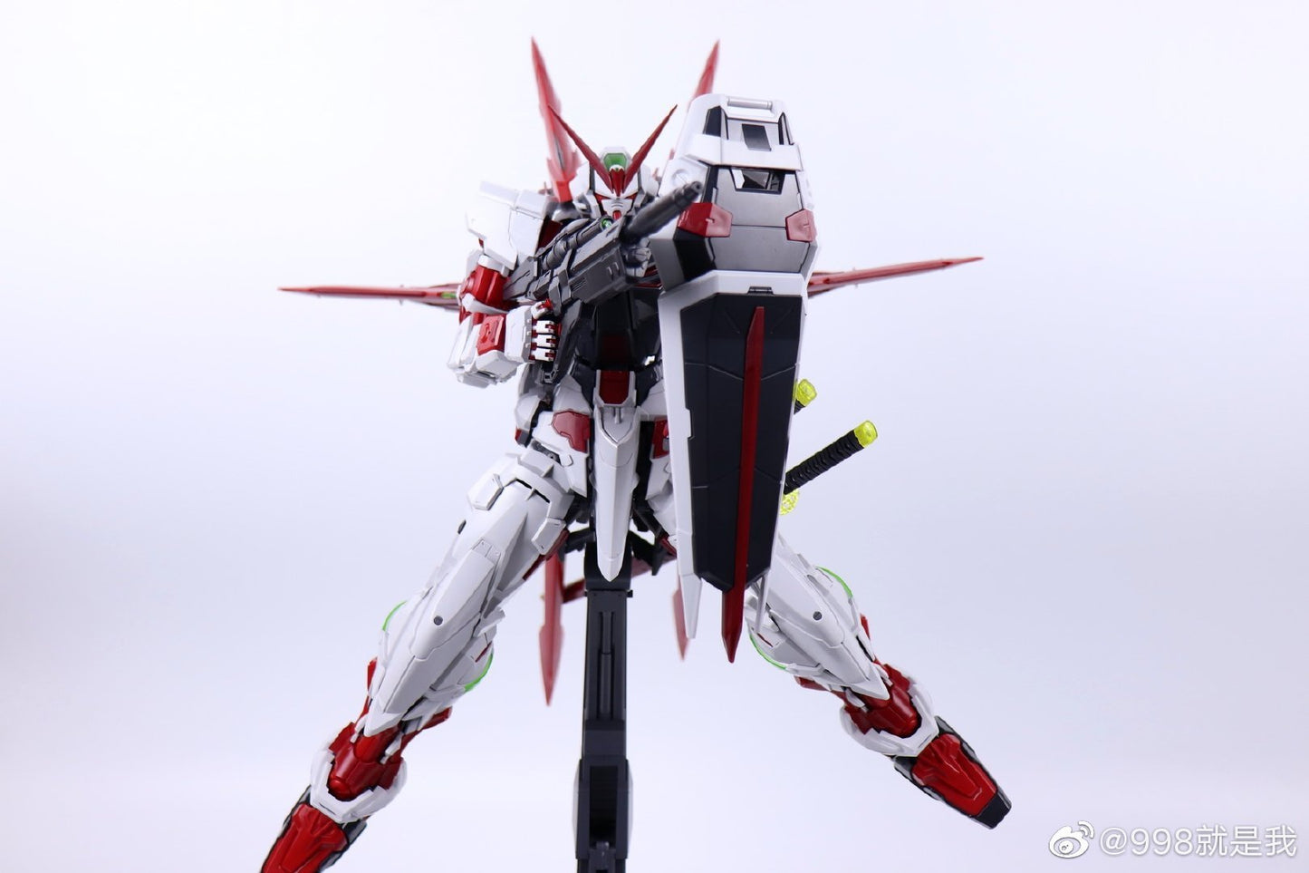 Nilson Works 尼爾森工坊 PG 1/60 Gundam Astray RED FRAME